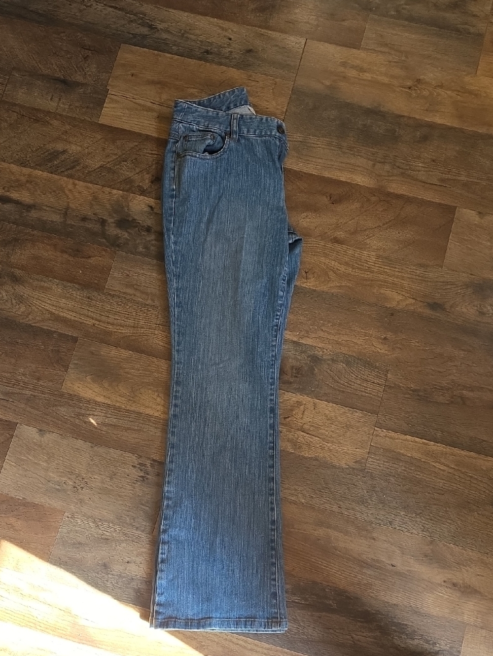 Classic Women's Bootcut Jeans in Blue Denim